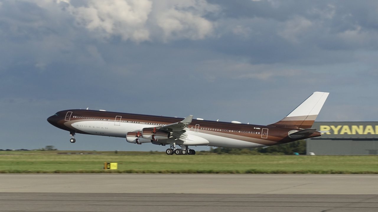 Alisher Usmanov's Airbus A340-300: about $350 to 400 million