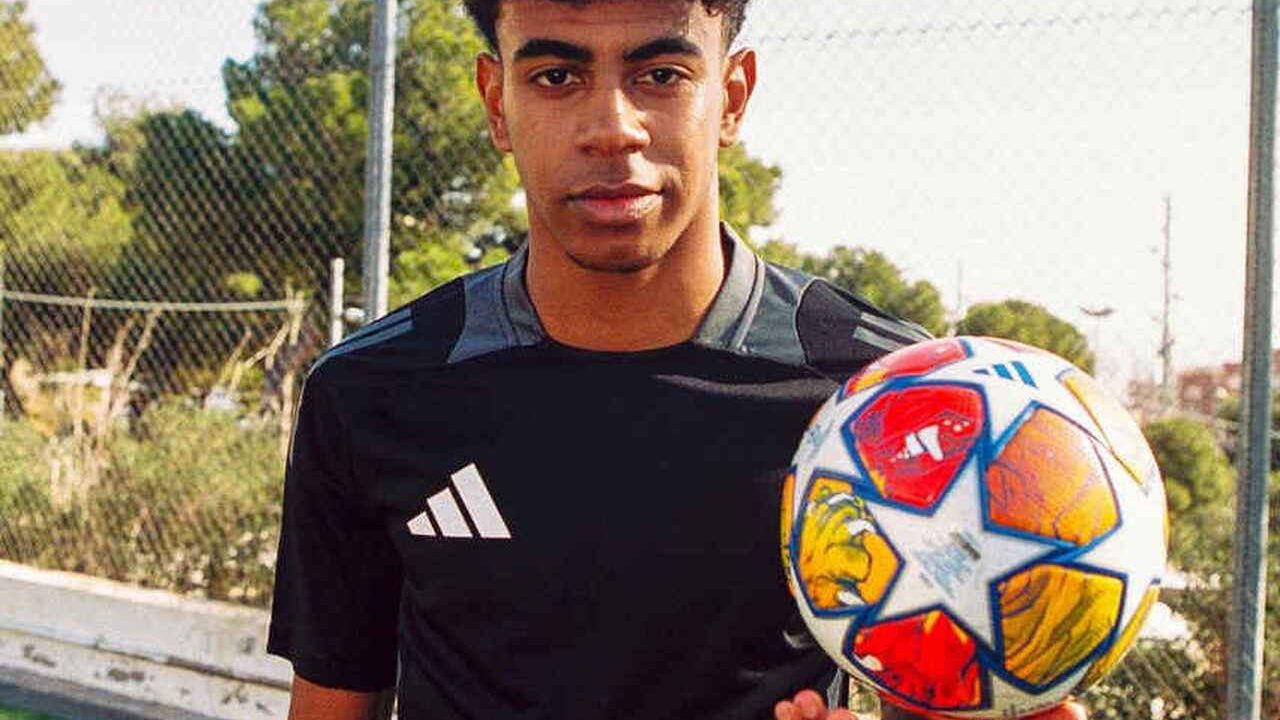 The start: La Masia and a debut at 15